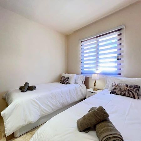 Modern 2 Bedroom Beachside Apartment Nr72 Los Alcázares Buitenkant foto
